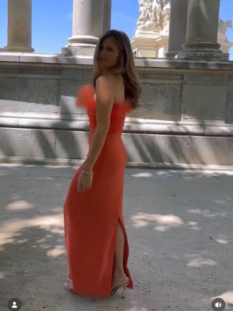 Vestido midi Naranjo Redondo Brand 4