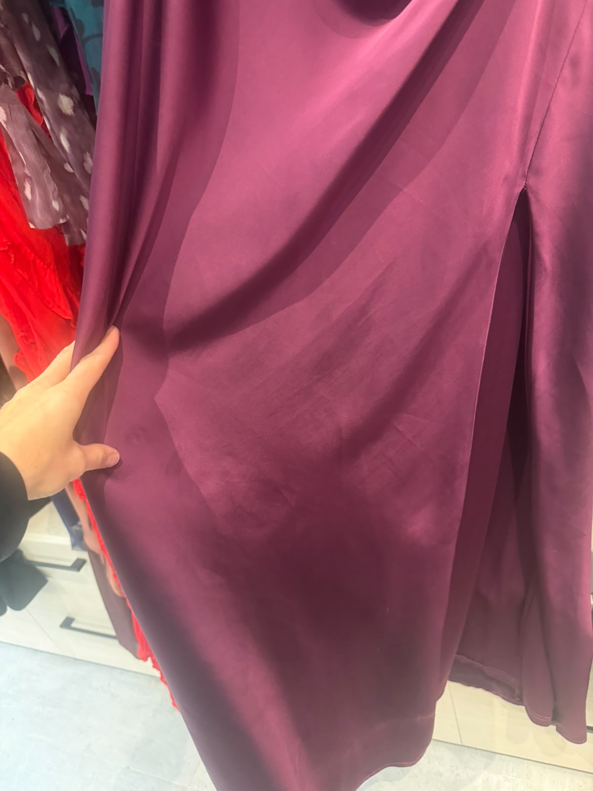 Vestido 1 hombro burdeo 4