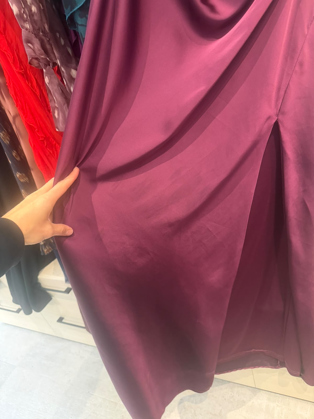 Vestido 1 hombro burdeo 5