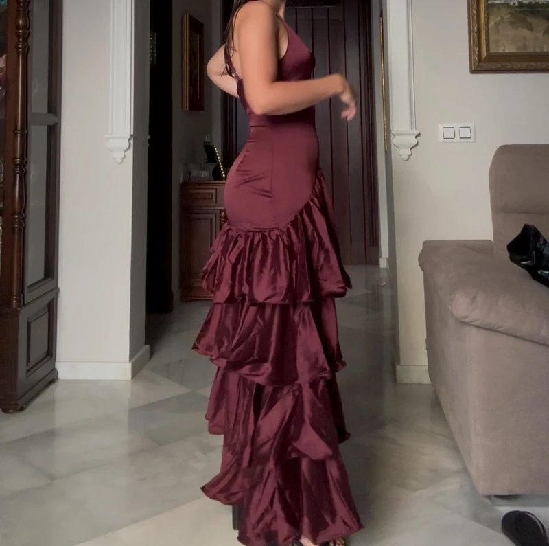 Vestido Venetia con volantes y tirantes finos