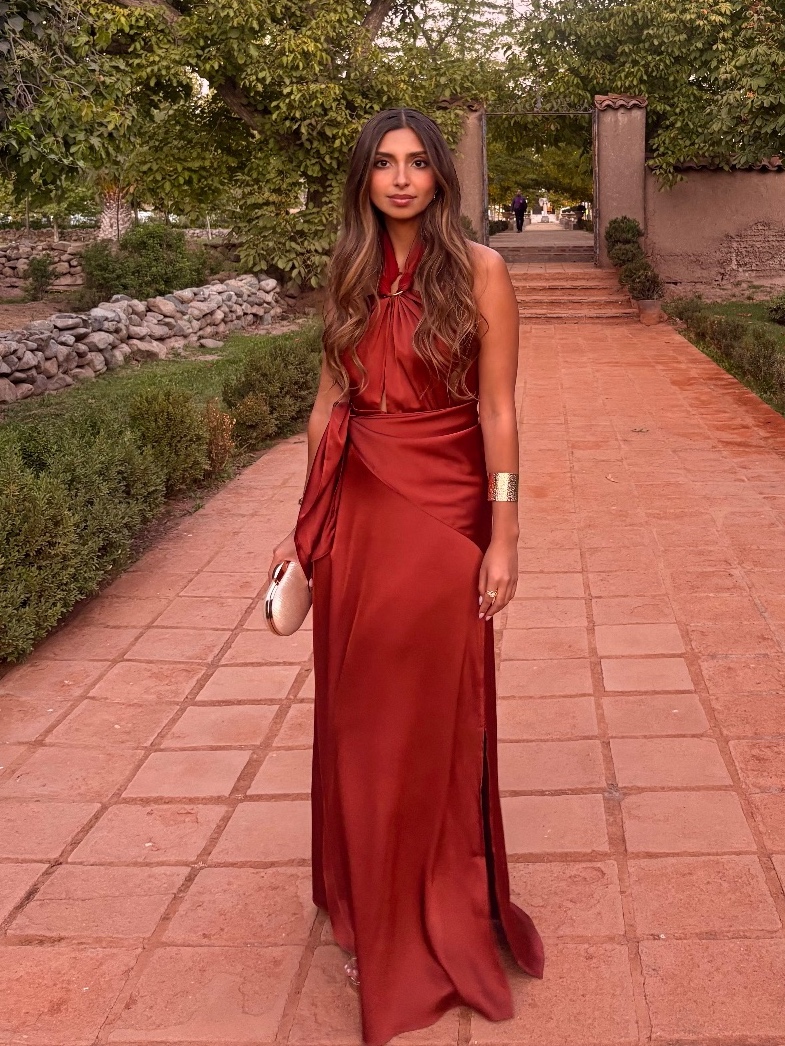 Vestido rojo con pañuelo a la cintura. Talla S-M 5