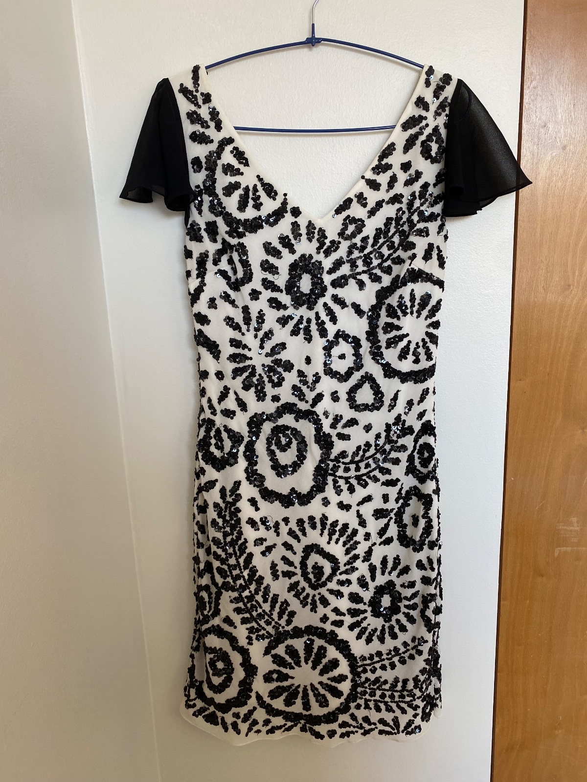 Vestido Macarena Gorroño bordado blanco y negro – Talla S 🖤✨