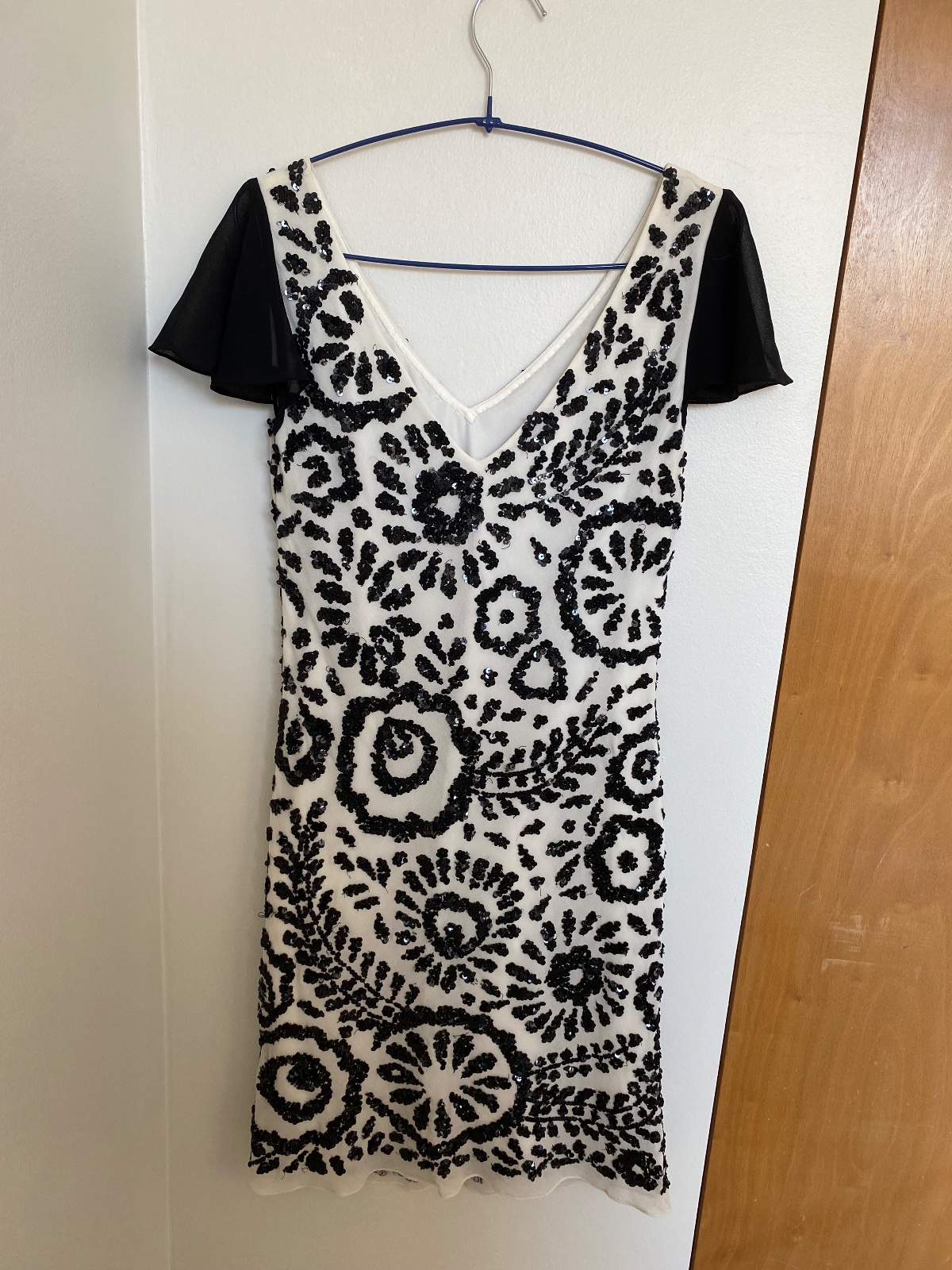 Vestido Macarena Gorroño bordado blanco y negro – Talla S 🖤✨ 3