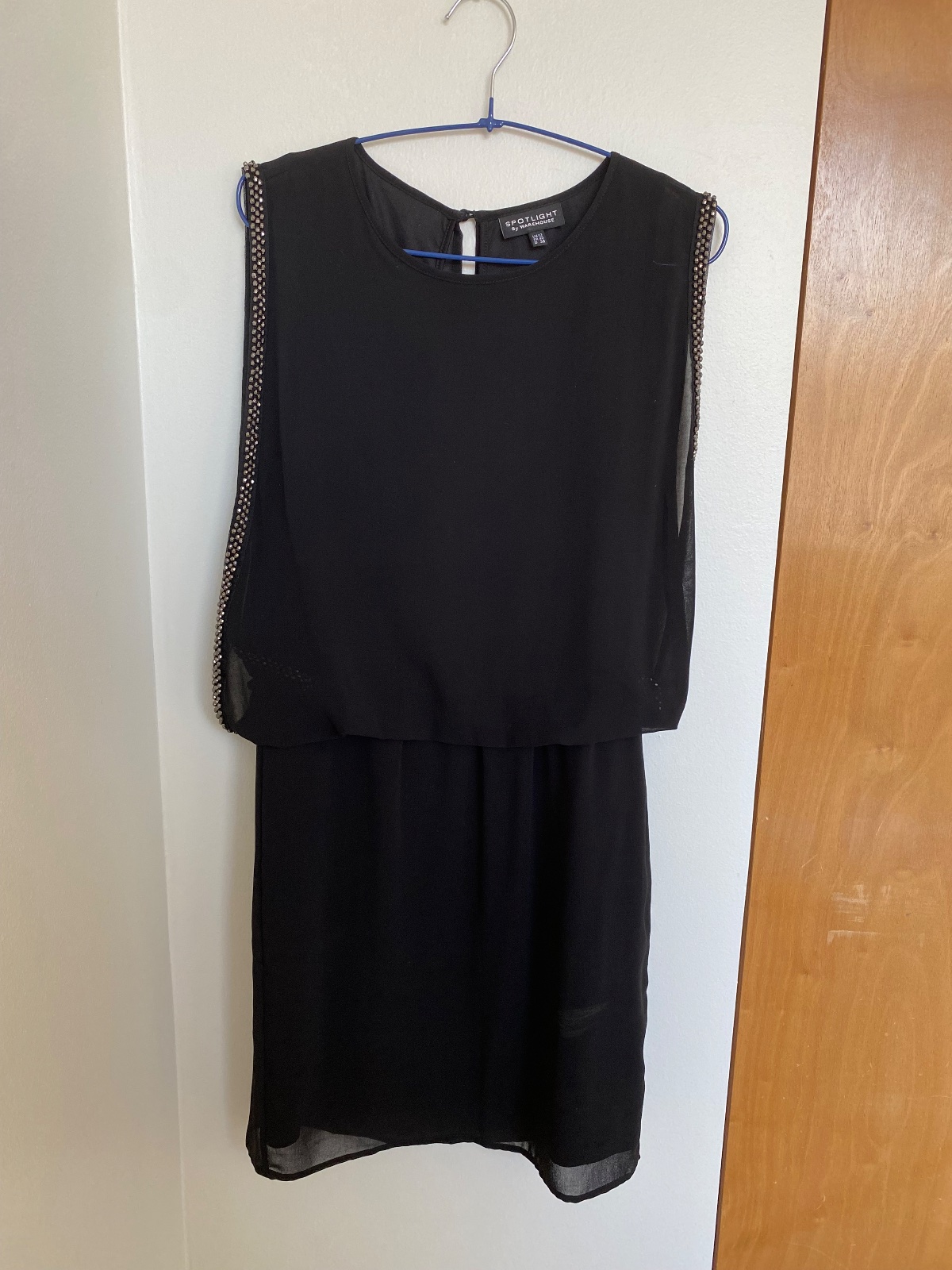 Vestido negro Spotlight by Warehouse – Talla 40 ✨