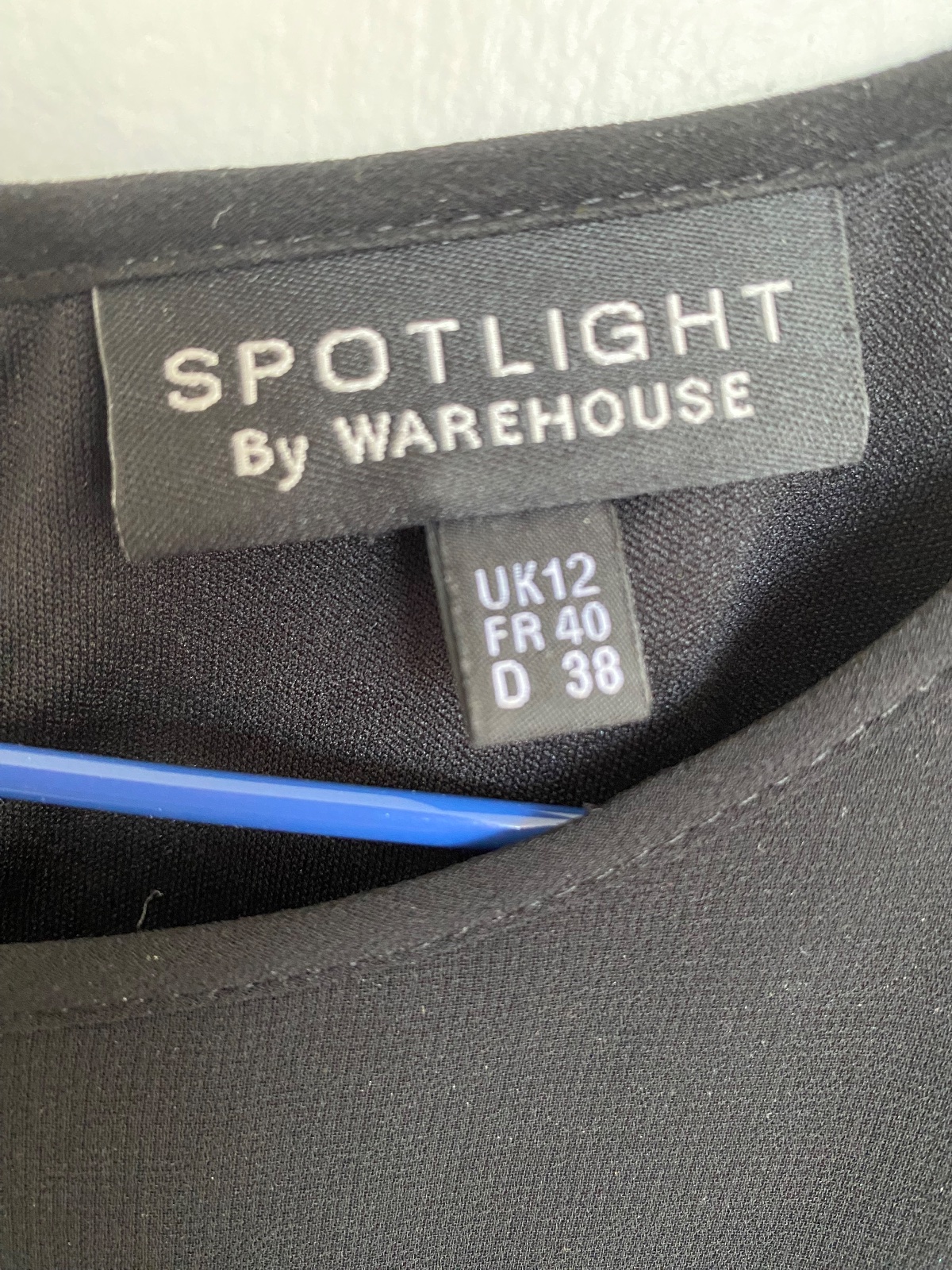 Vestido negro Spotlight by Warehouse – Talla 40 ✨ 4